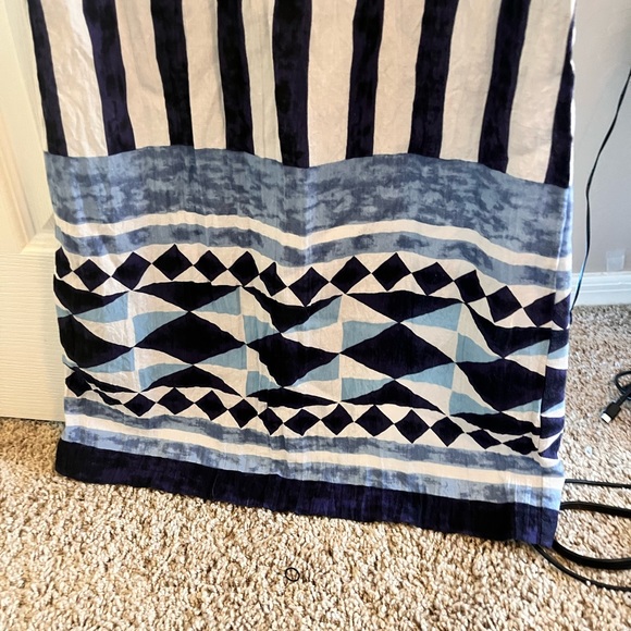 Blue and White Design Dress - Picture 2 of 5